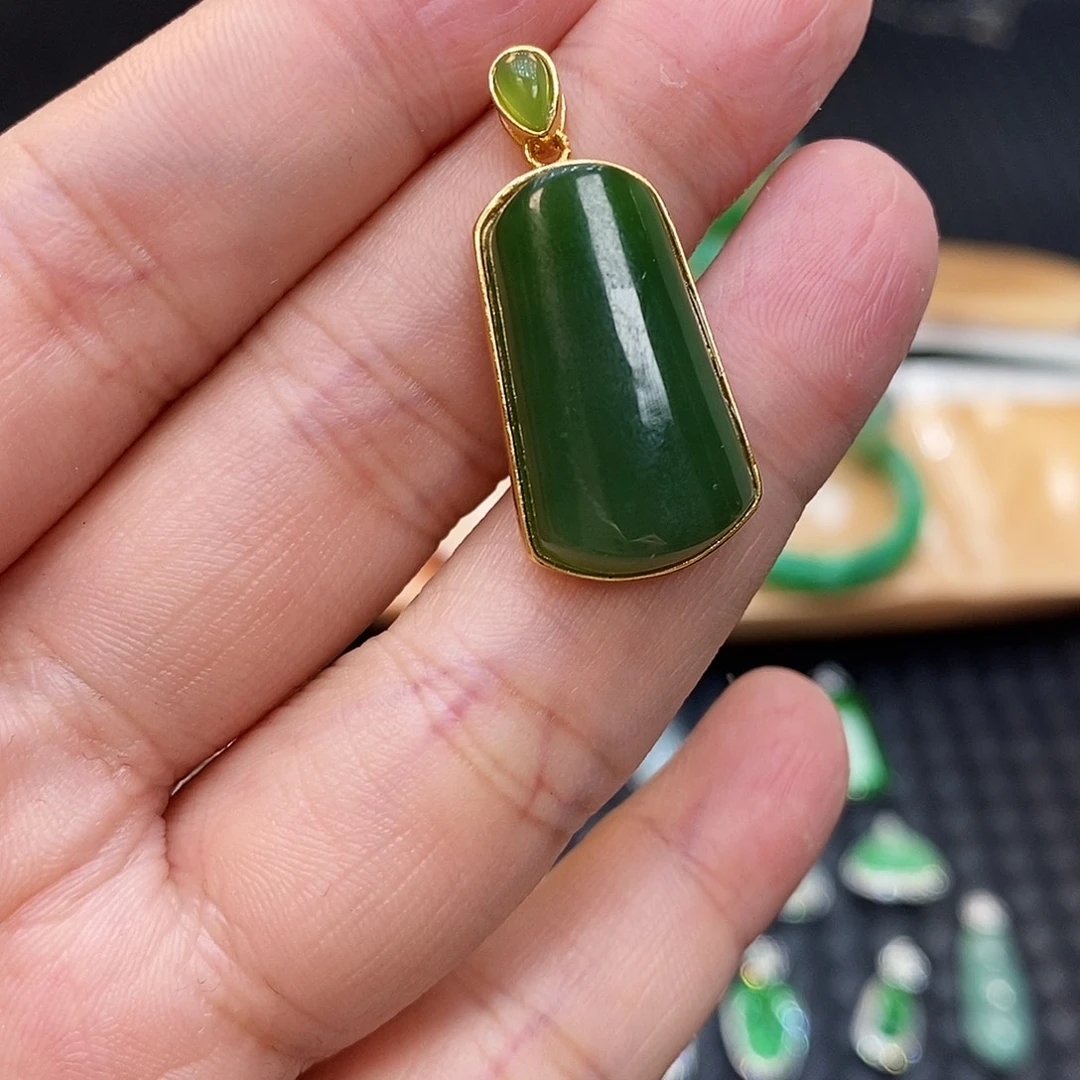 和田玉（糖玉）银S925镶嵌颈饰平安牌