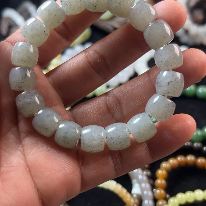 和田玉未镶嵌手串