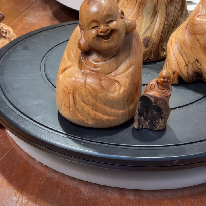 柏木（崖柏）玉****作崖柏  弥勒