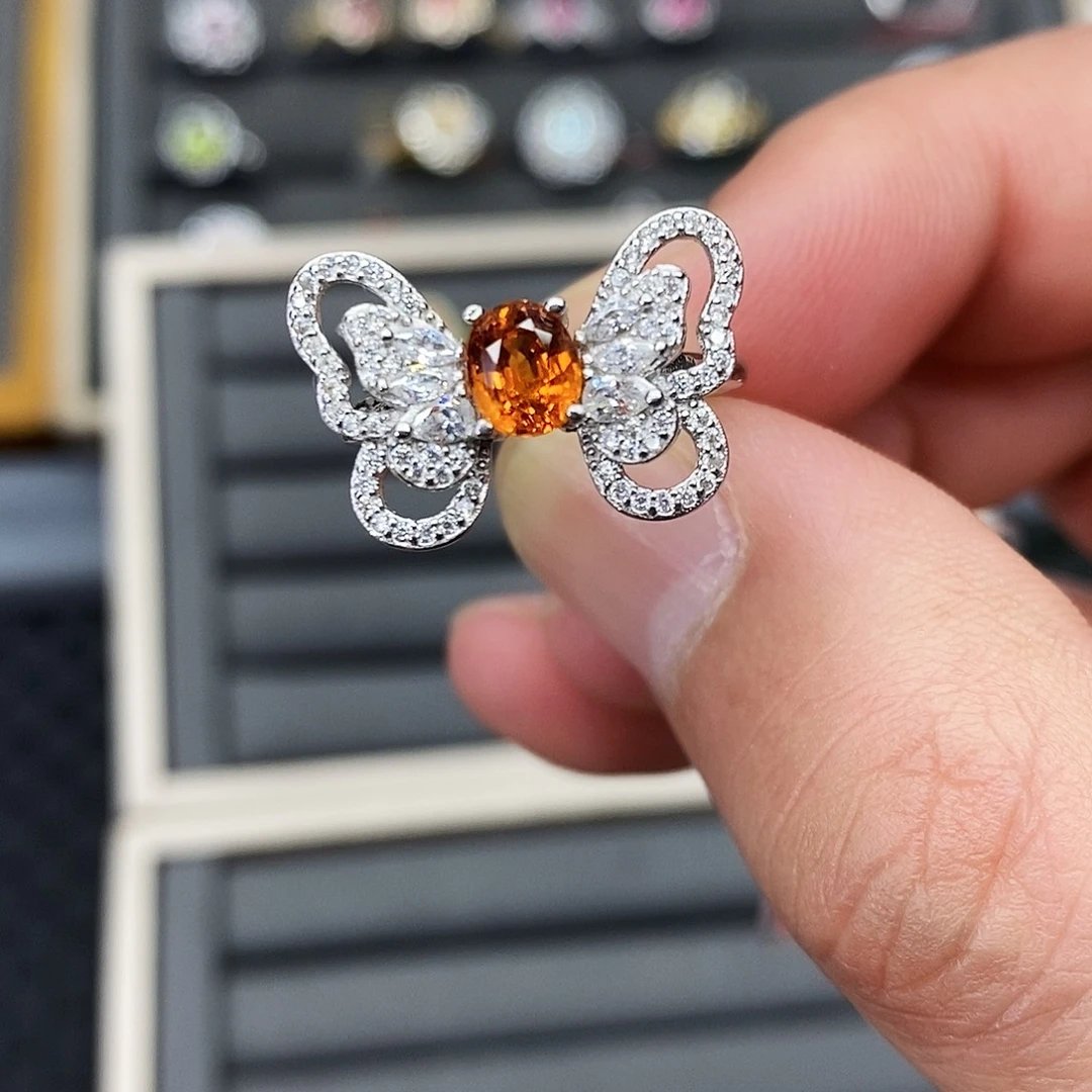 银S925镶嵌石榴石（芬达石）戒指