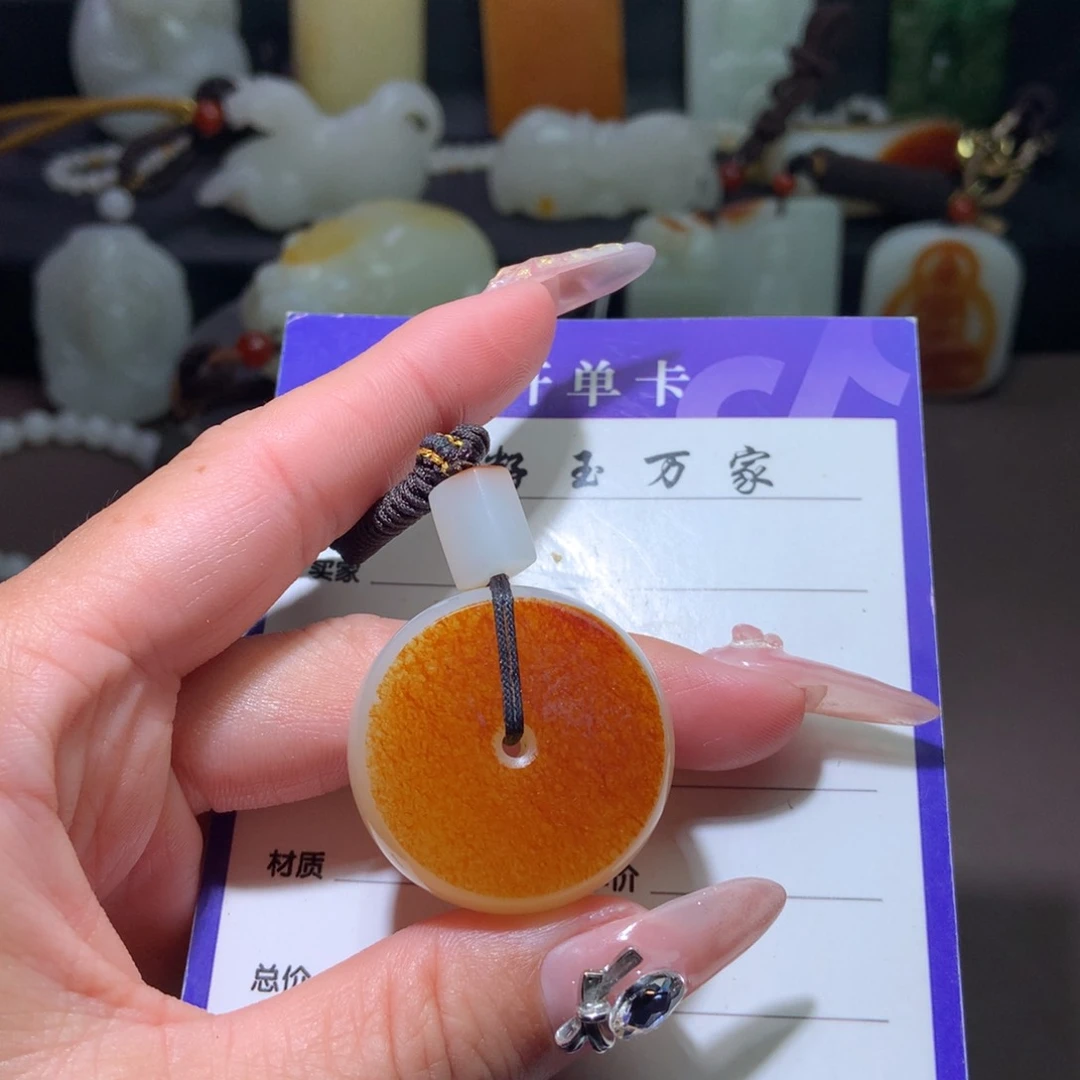 阿***叼和田玉未镶嵌颈饰