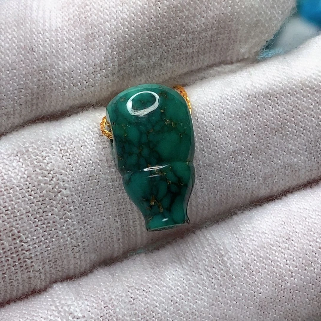 绿松石未镶嵌天然原矿 地大质检8.8mm