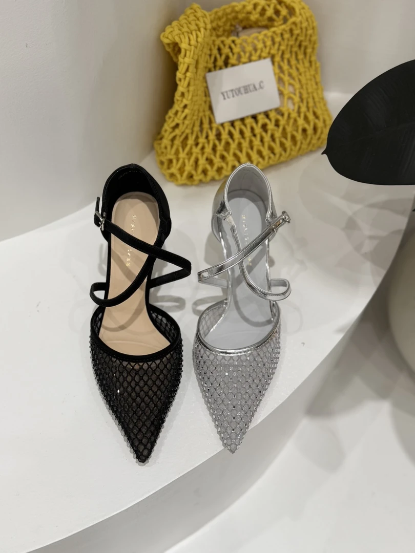 2025御姐通用尖头细跟高跟鞋女士细跟时尚法式小众凉鞋气质轻奢