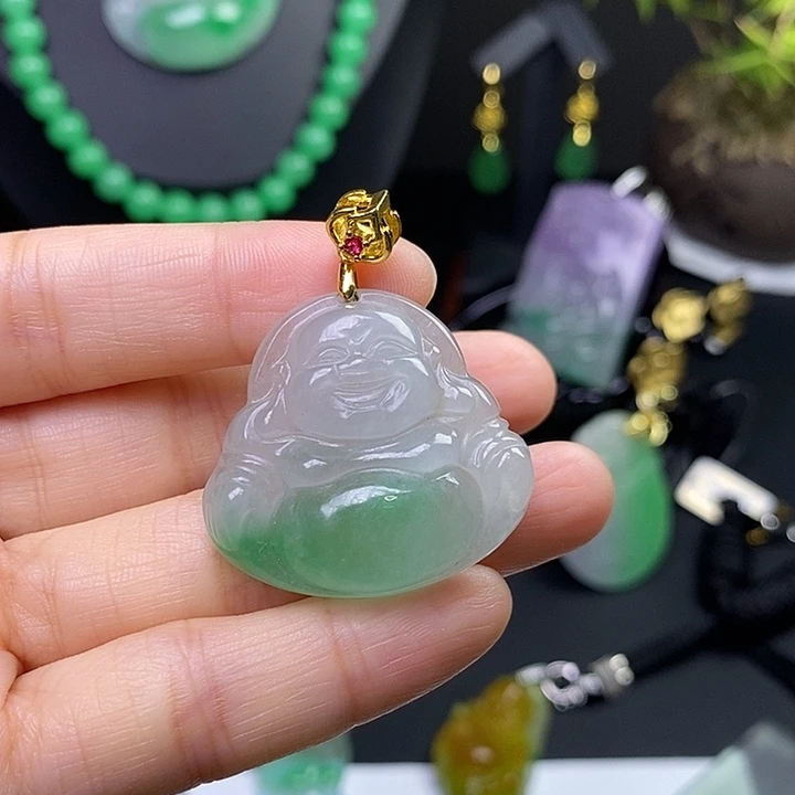 翡翠未镶嵌吊坠(赠链)