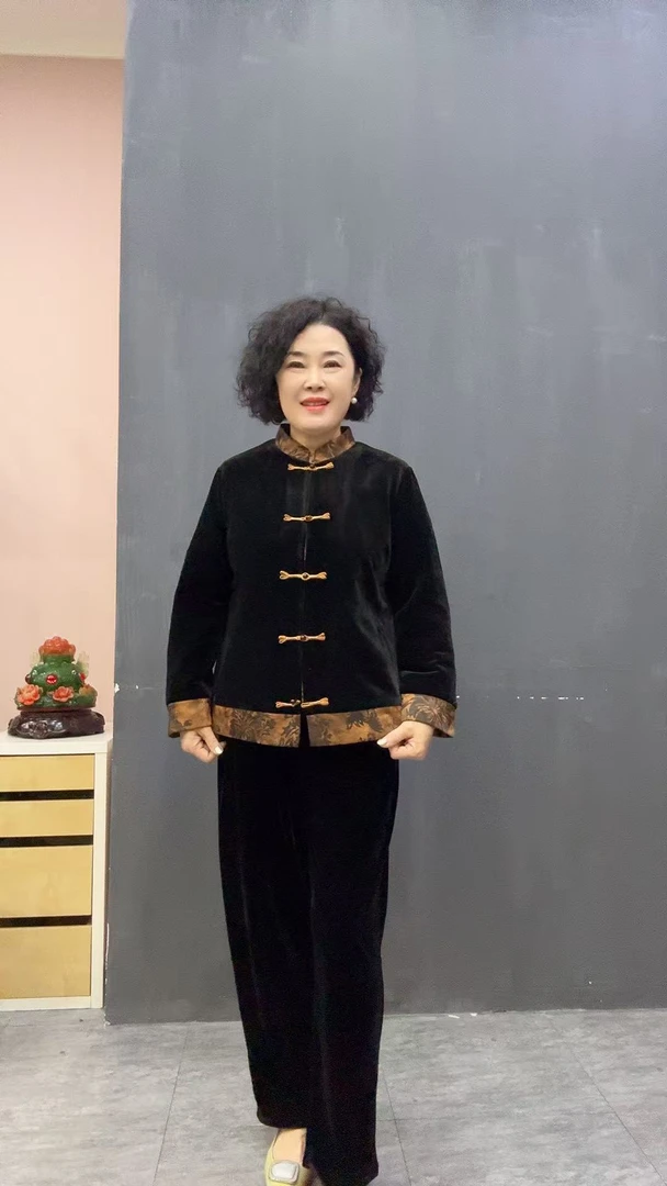 国风中式丝绒加棉短款妈妈装外套棉服