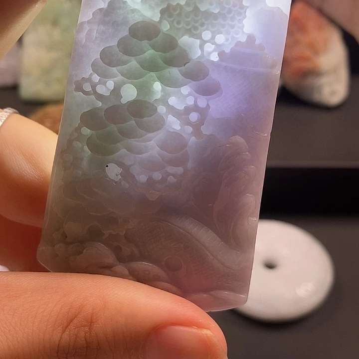 翡翠未镶嵌颈饰翡翠首饰