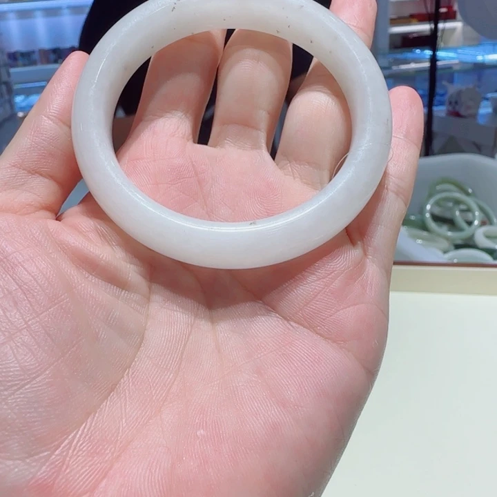 未镶嵌手镯和田玉9