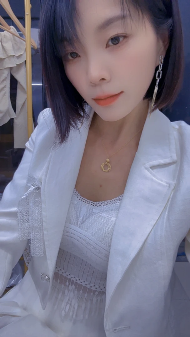 时尚流苏吊带蕾丝长款美背胸垫打底内衣外穿百搭女套装