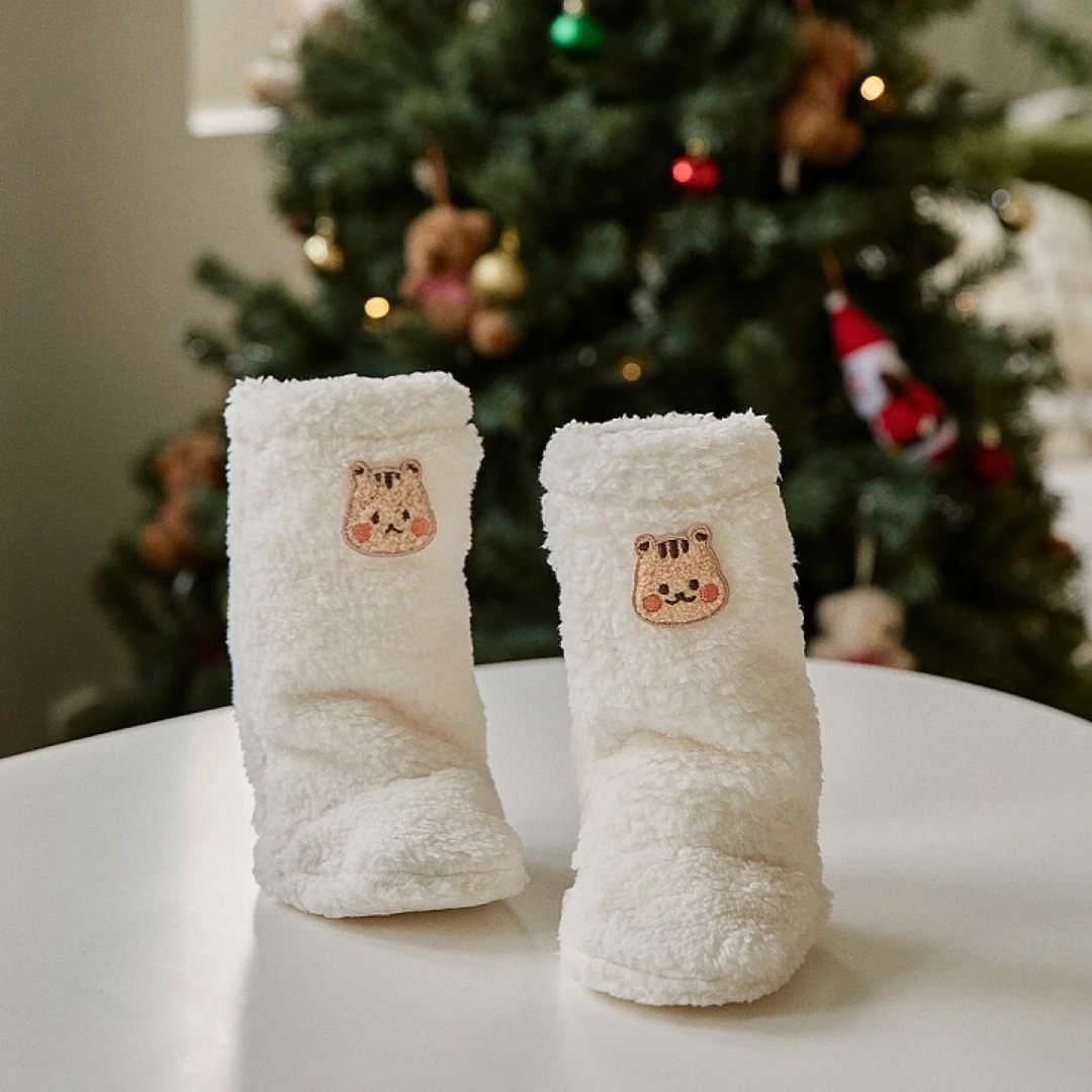 宝宝冬季毛绒袜套婴儿秋冬保暖珊瑚绒蓄热加厚袜子卡通毛绒中筒袜