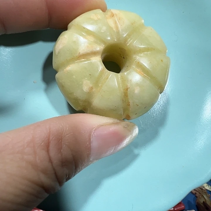 透闪石质玉未镶嵌挂件