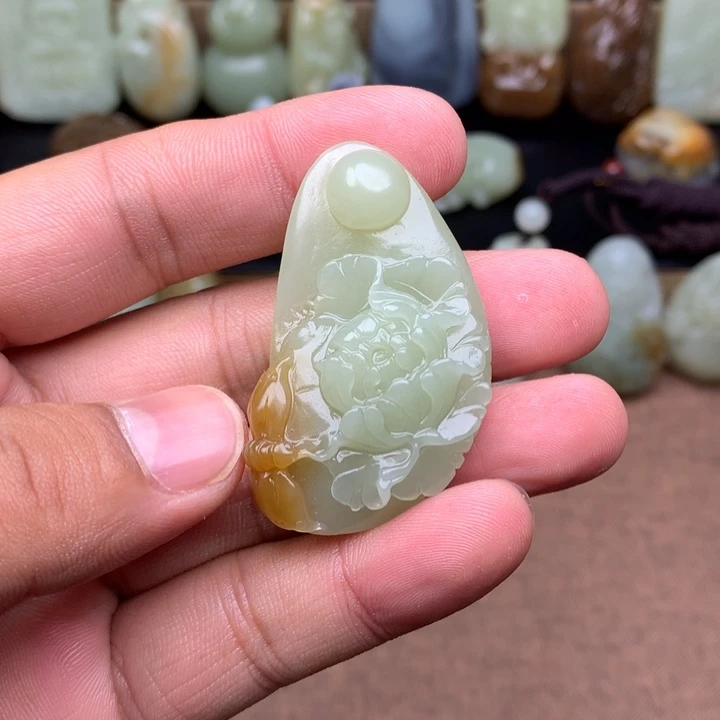 和田玉（糖玉）未镶嵌颈饰