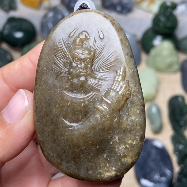 和田玉未镶嵌颈饰有棉点