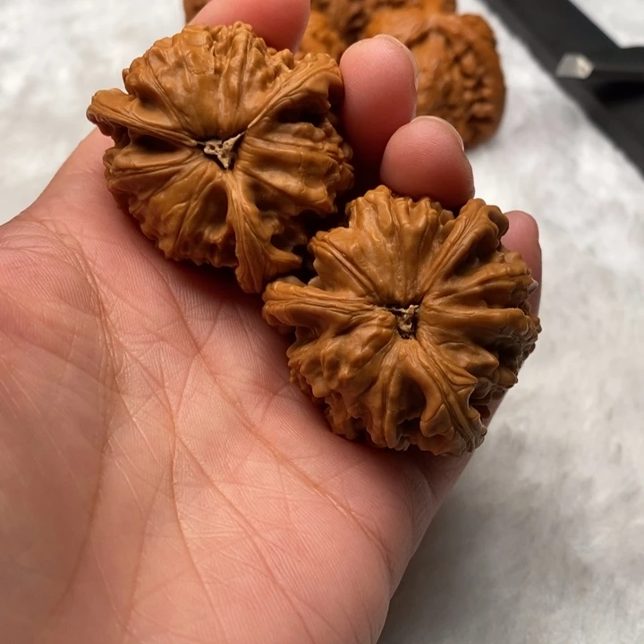 文玩核桃吊坠道****潘核桃