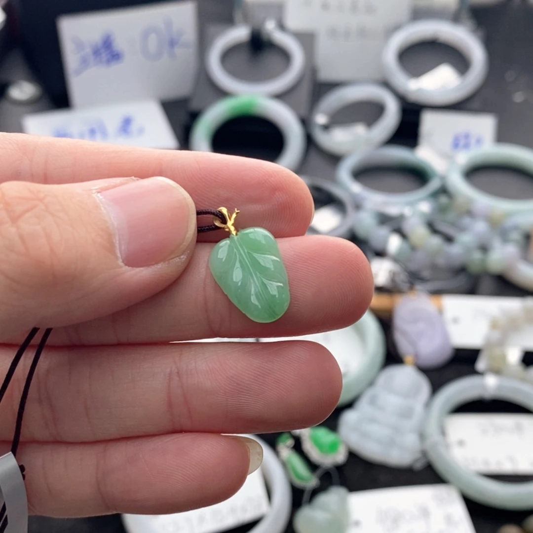 【闪购商品】颈饰未镶嵌翡翠S****^翡翠吊坠