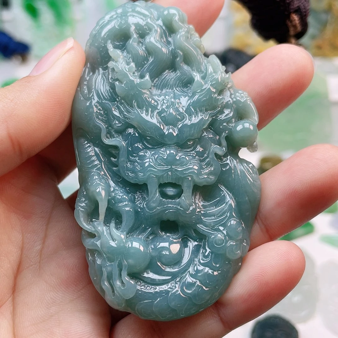 翡翠颈饰未镶嵌龙