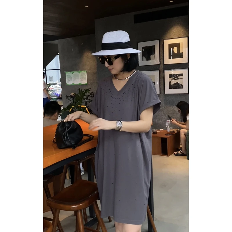 【娜姐6848款】2025夏季新款大码女装胖mm烫钻v领显瘦中长连衣裙