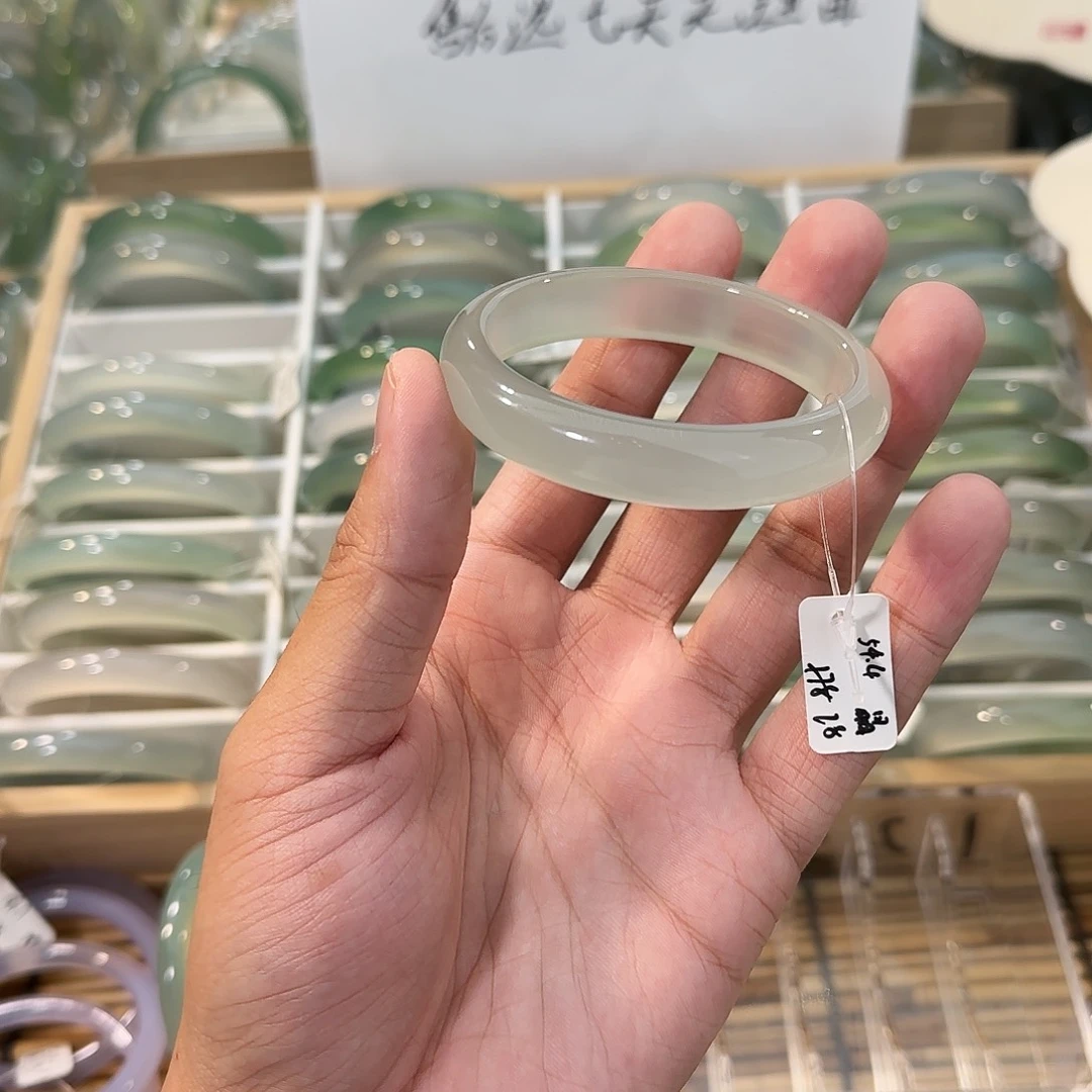 玛瑙/玉髓未镶嵌手镯圈口54.4