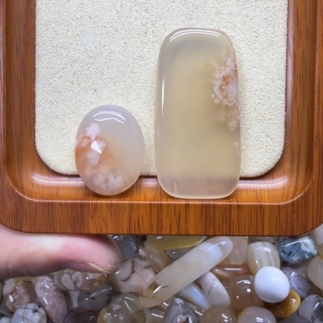 É***.未镶嵌颈饰玛瑙/玉髓