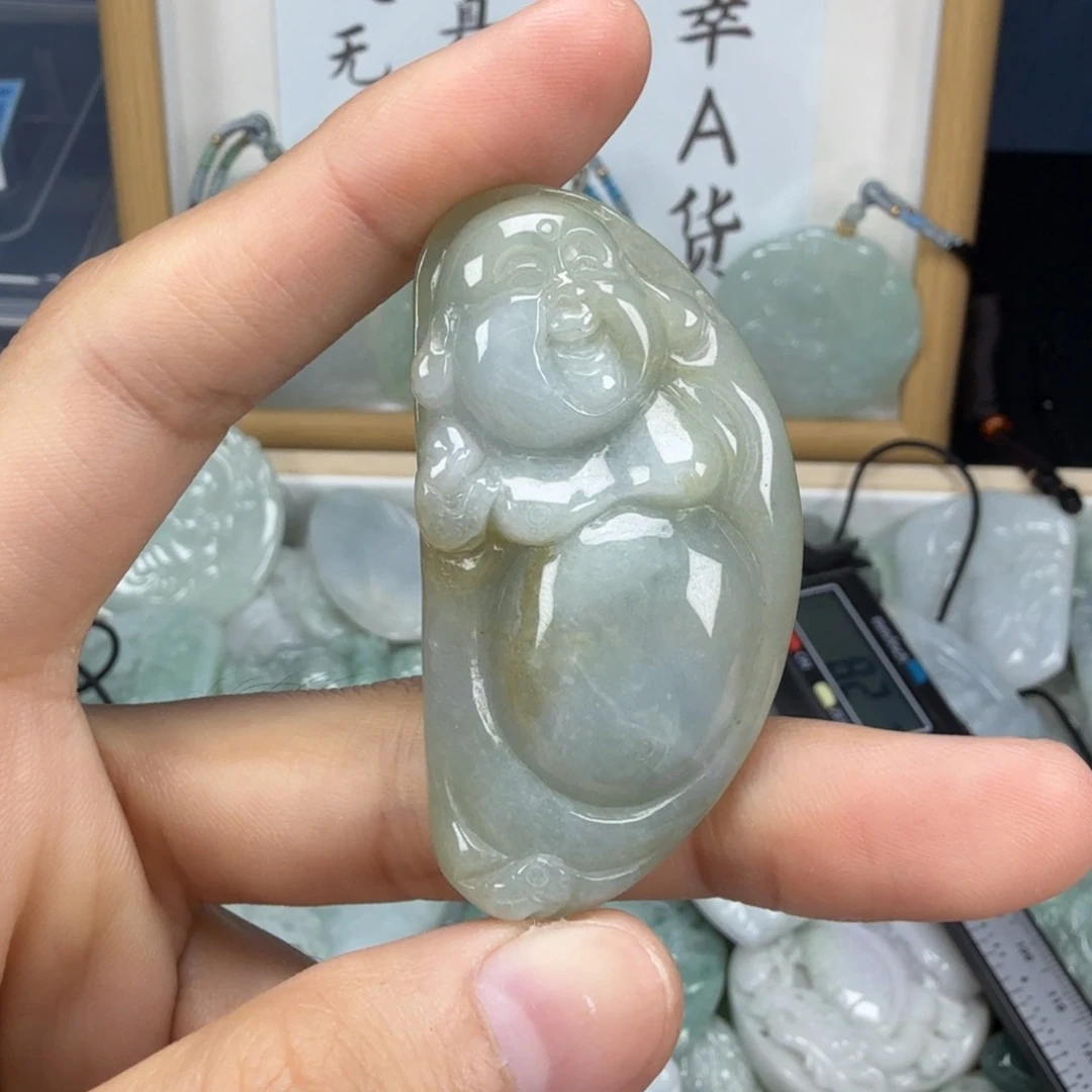 翡翠挂件未镶嵌翡翠