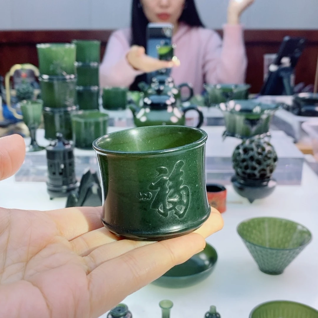 未镶嵌和田玉摆件