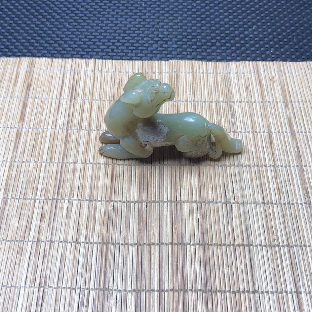 和田玉未镶嵌把件