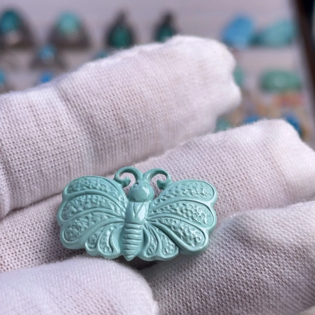 绿松石未镶嵌珠宝奇石