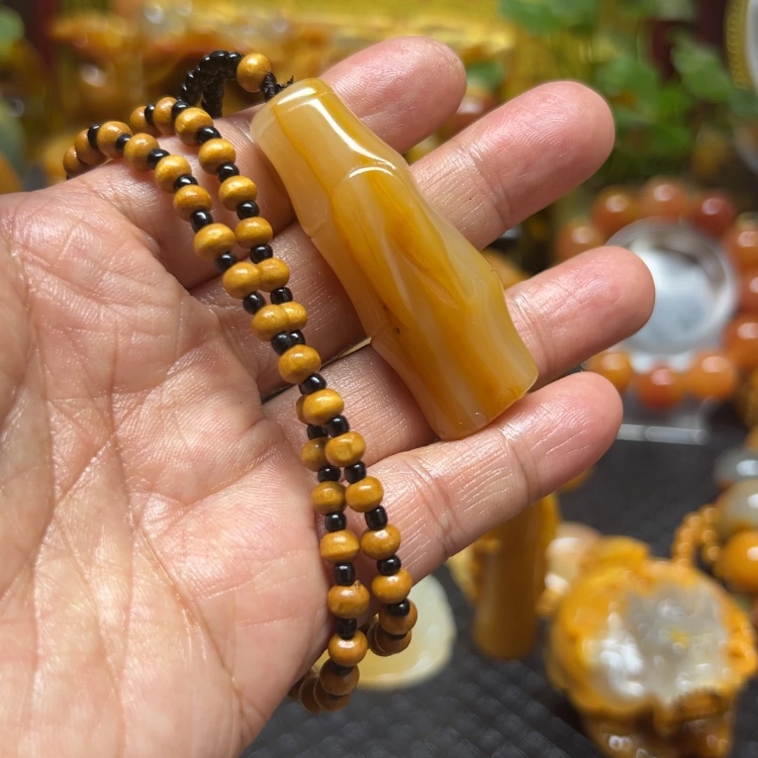 石英质玉未镶嵌颈饰