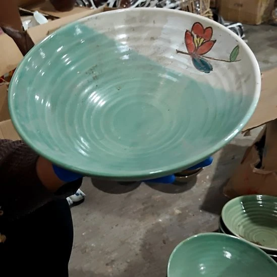 摆件盘子碗茶壶啥都有