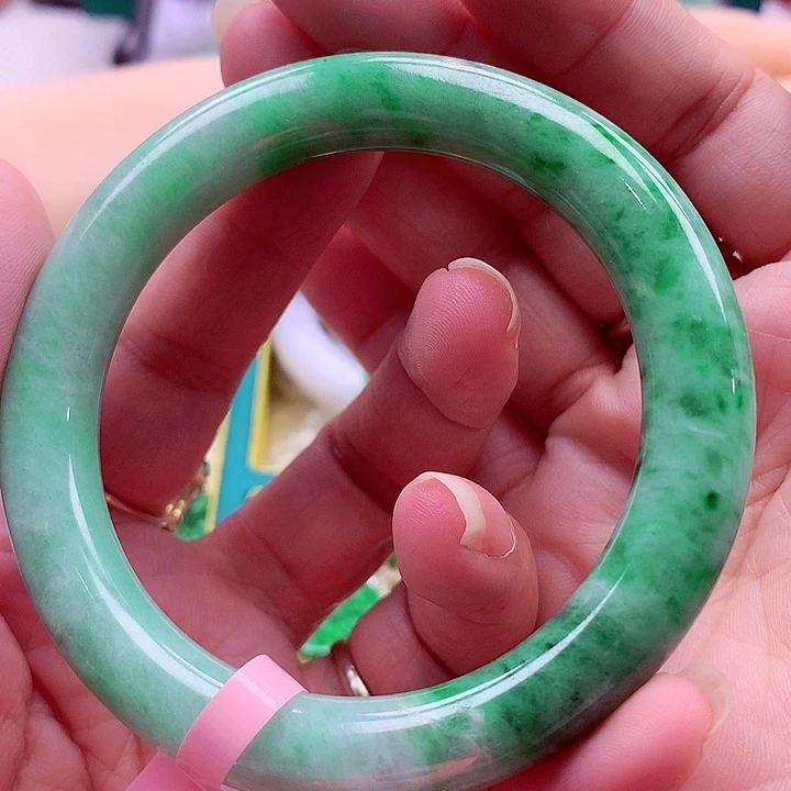 翡翠未镶嵌手镯翡翠