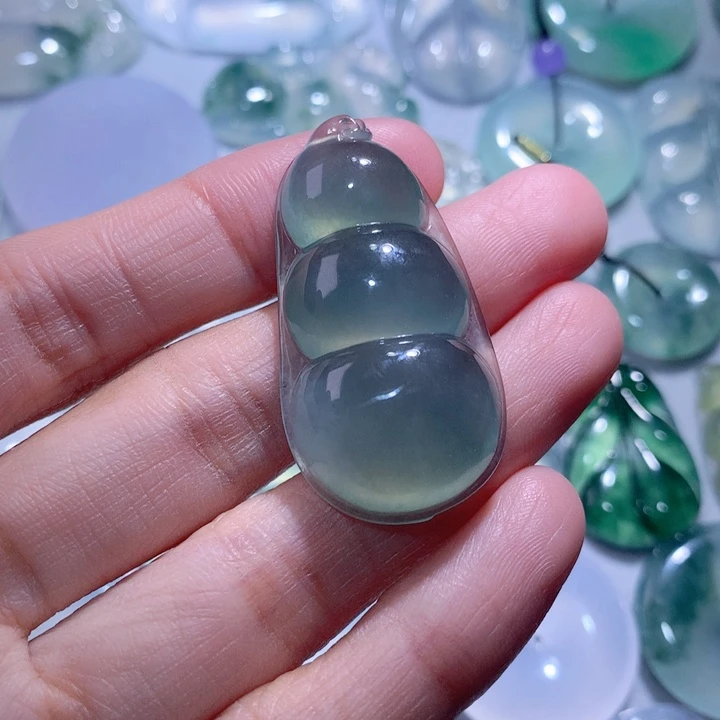 翡翠颈饰未镶嵌豆