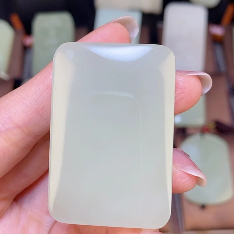 【闪购商品】颈饰未镶嵌和田玉