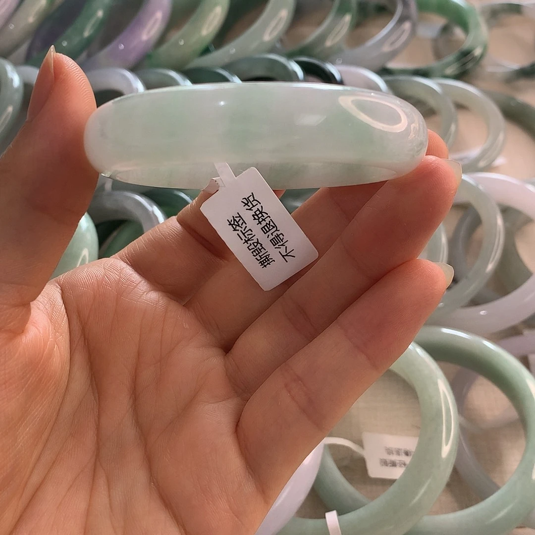 翡翠手镯未镶嵌贵妃带色52.8