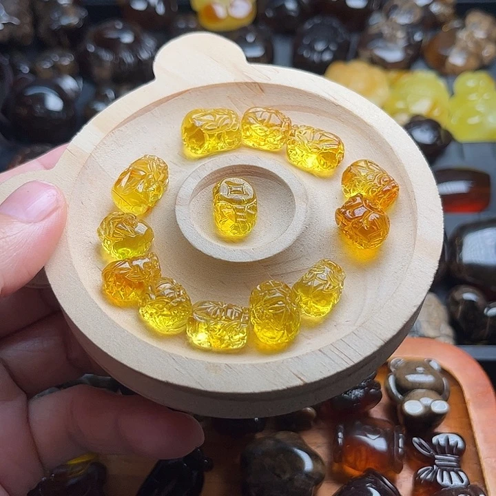 未镶嵌颈饰琥珀蜜蜡