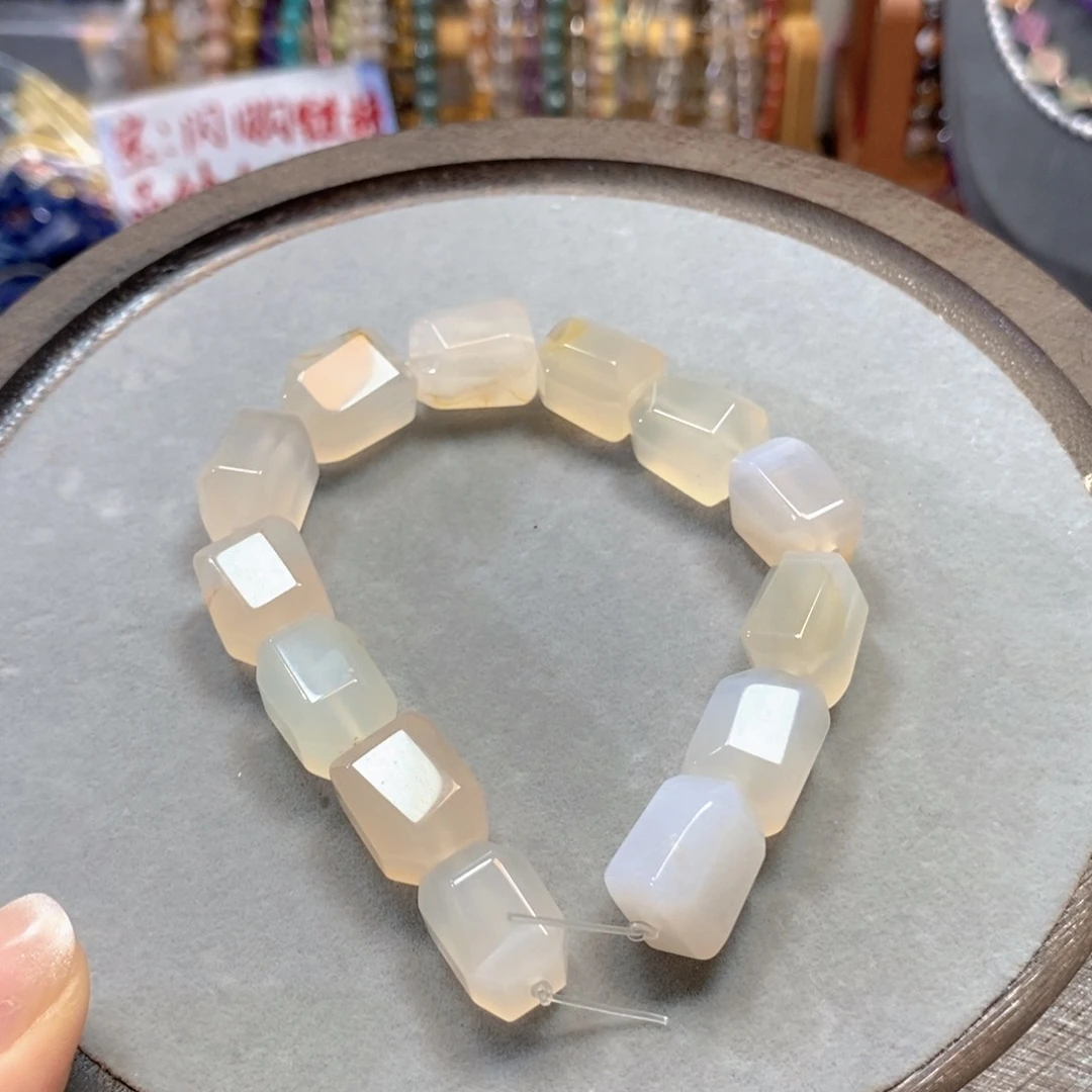 玛瑙/玉髓合金珠宝半成品白玛瑙随型短款卡13*17