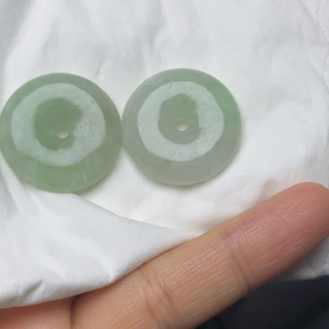 翡翠未镶嵌颈饰挂件