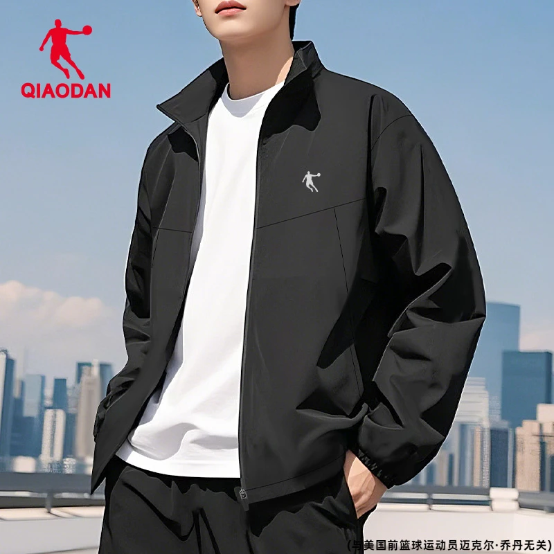 乔丹风衣外套男2025冬季新款户外防泼水冲锋衣宽松夹克跑步运动服