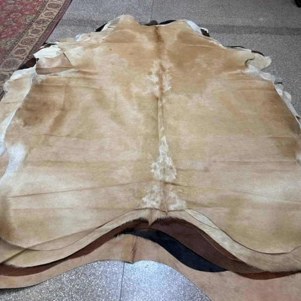 【本尼家】K1114 250×215cm专拍牛皮地毯家用轻