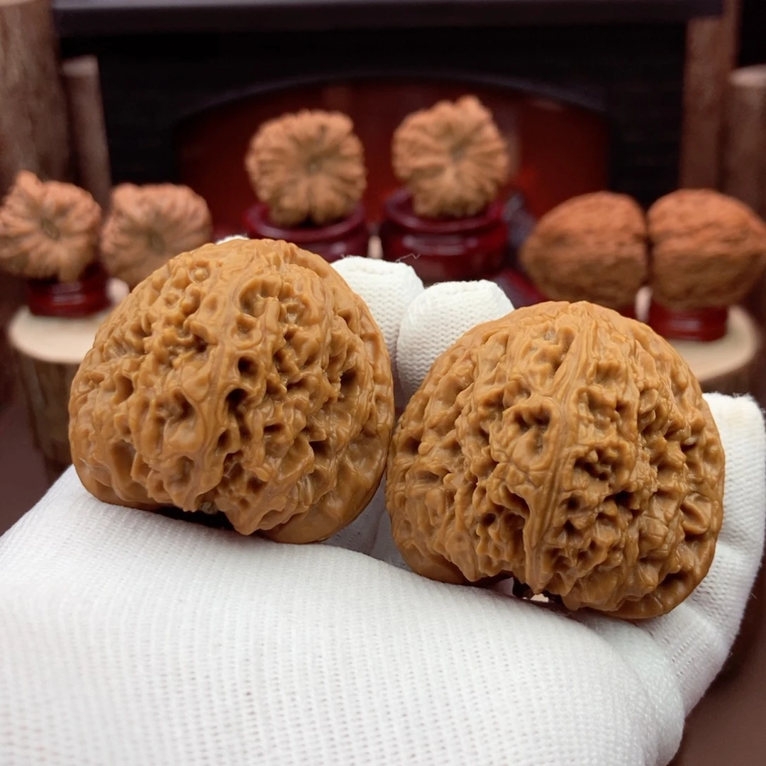 文玩核桃把件彼德球43.5.48.2克