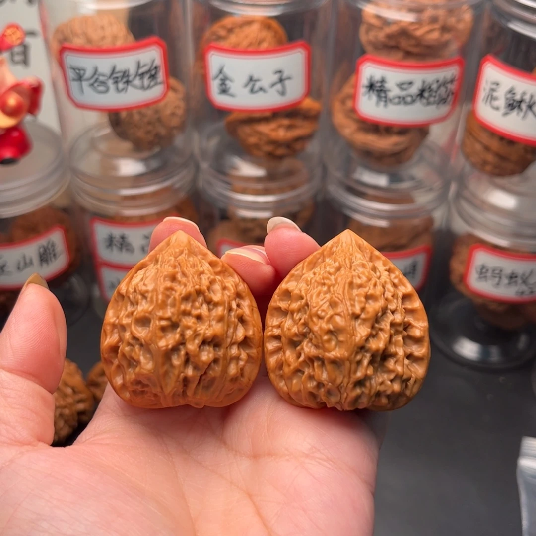 文玩核桃把件38.5小众金牛