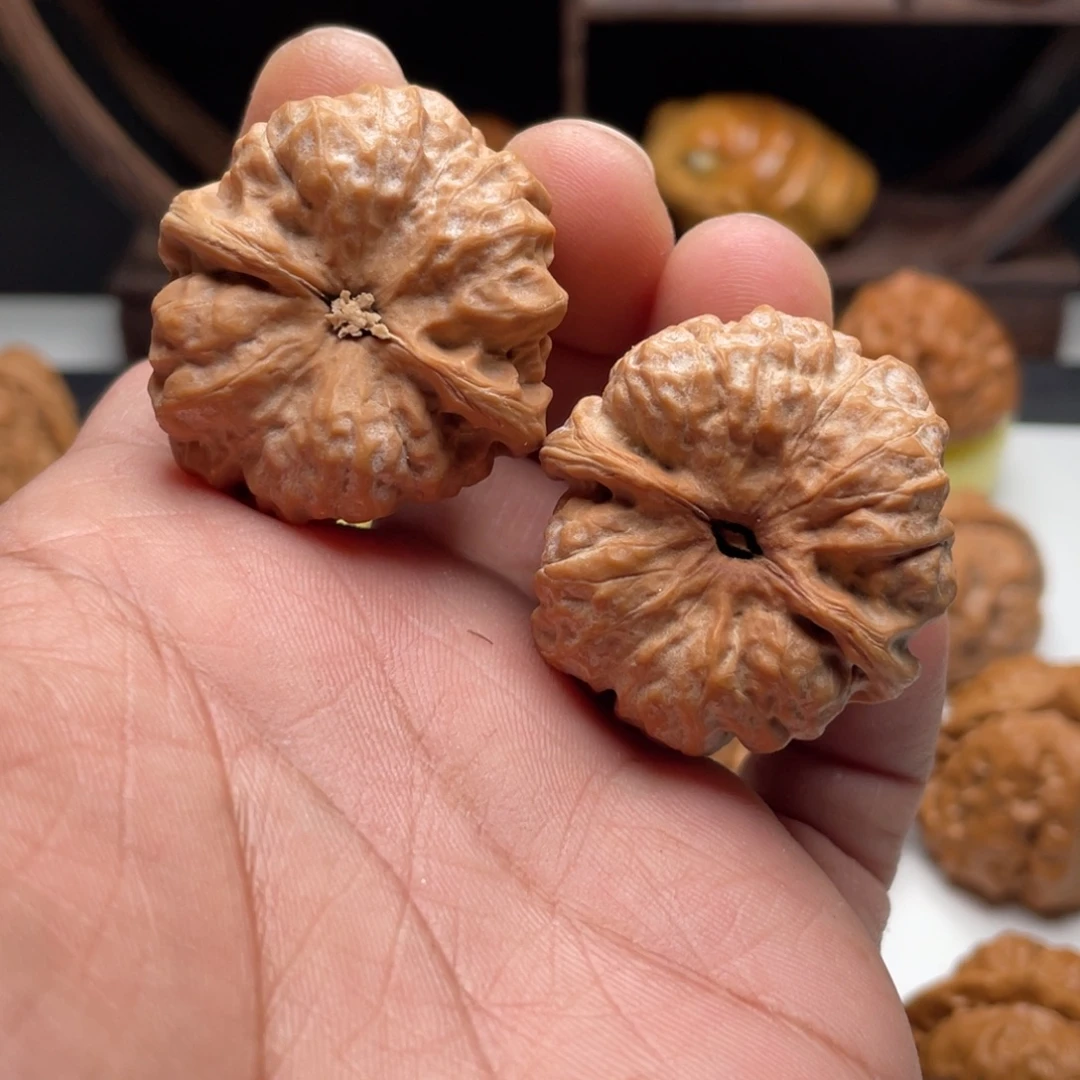 静***：文玩核桃吊坠蛤蟆头核桃 37