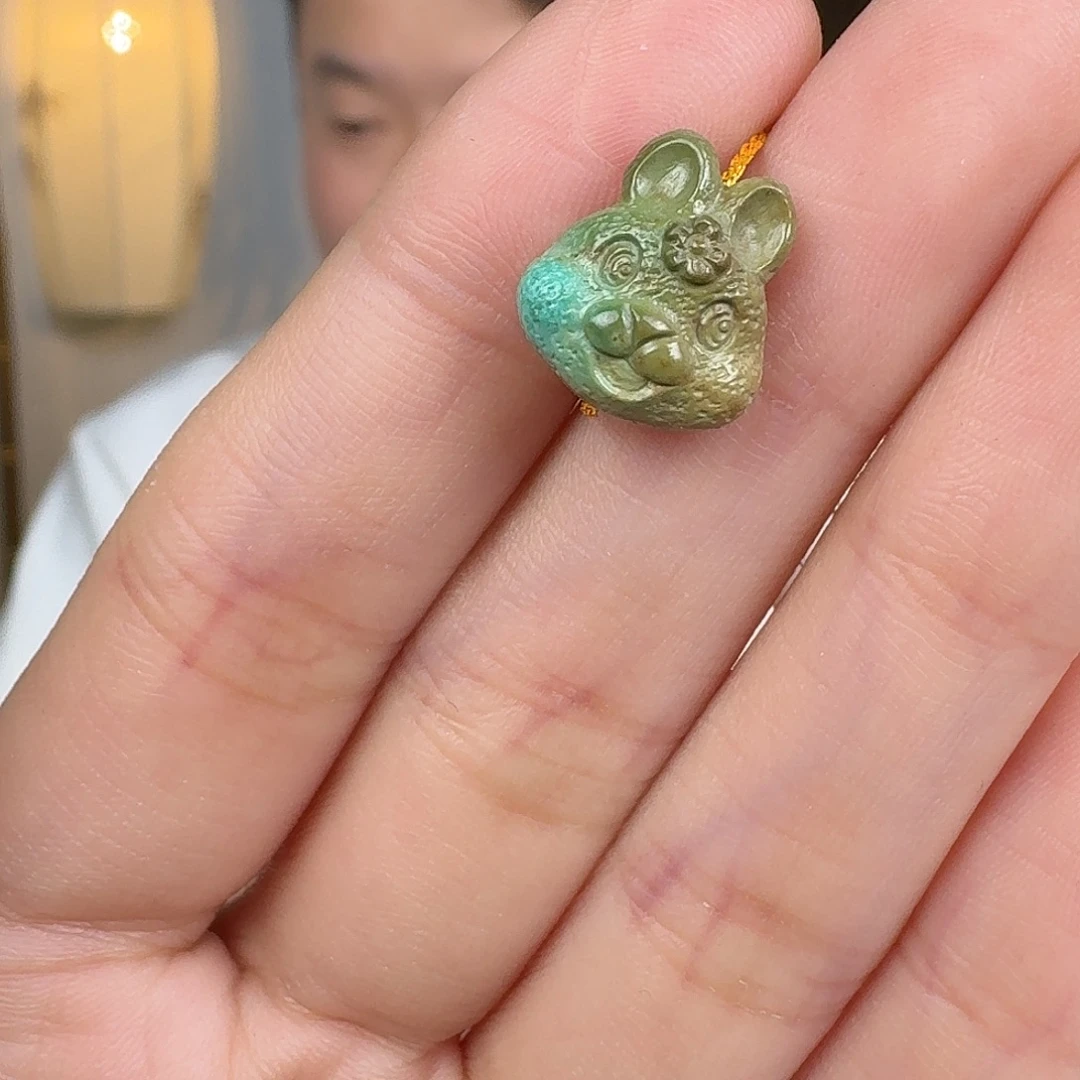 绿松石未镶嵌挂件