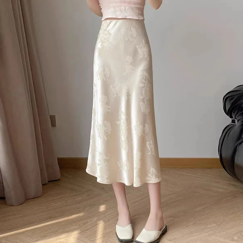 2025夏季新中式国风斜裁开叉高腰显瘦缎面鱼尾裙杏色醋酸半身裙女