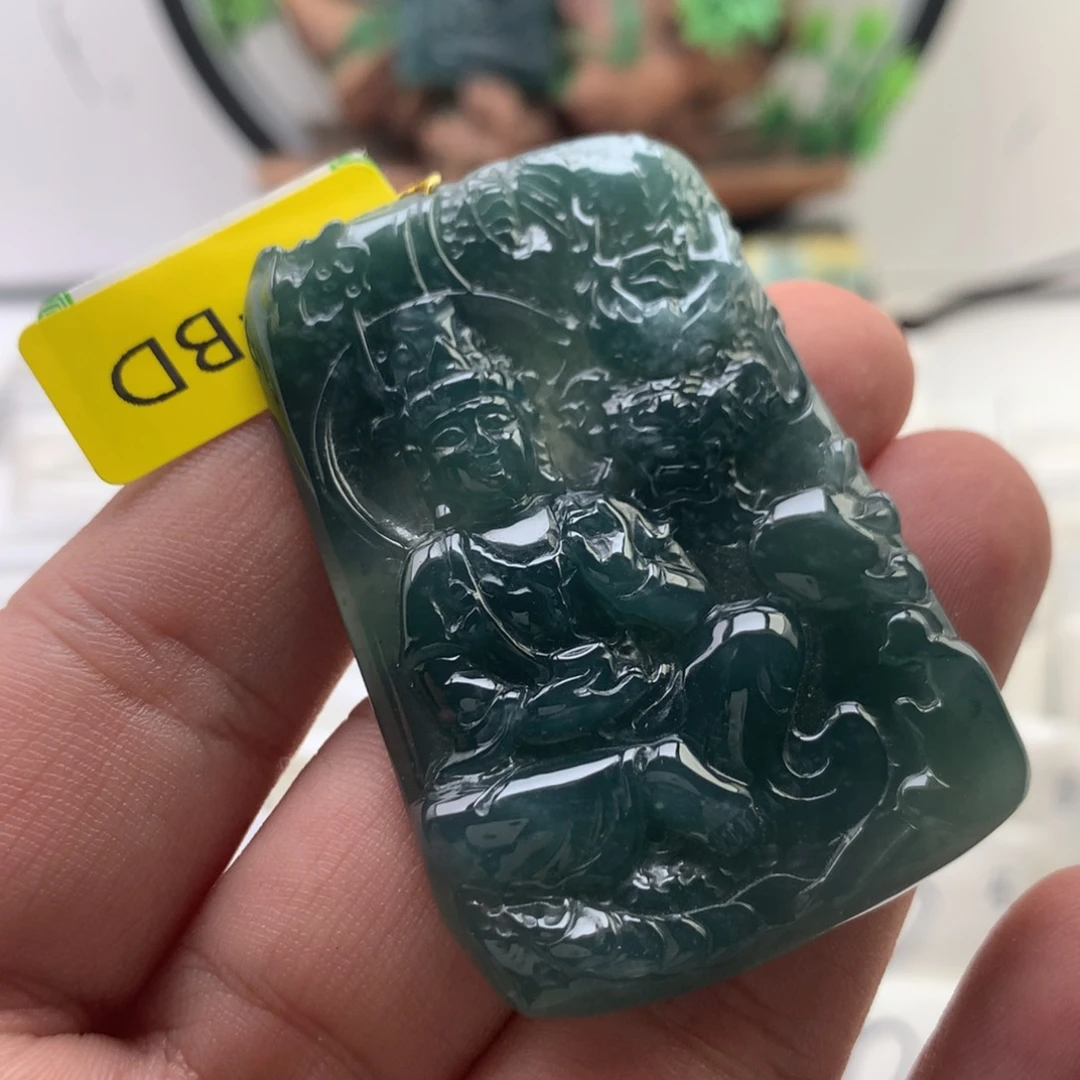 颈饰未镶嵌翡翠观音