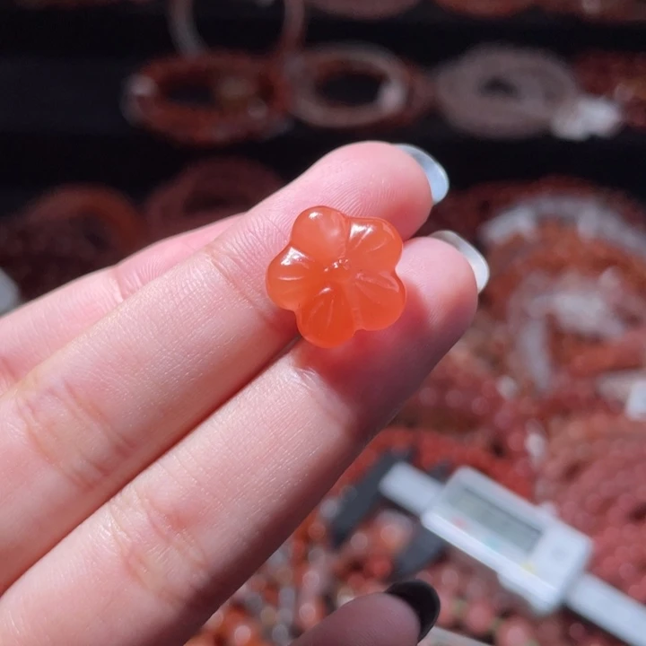 南红玛瑙未镶嵌梅花400