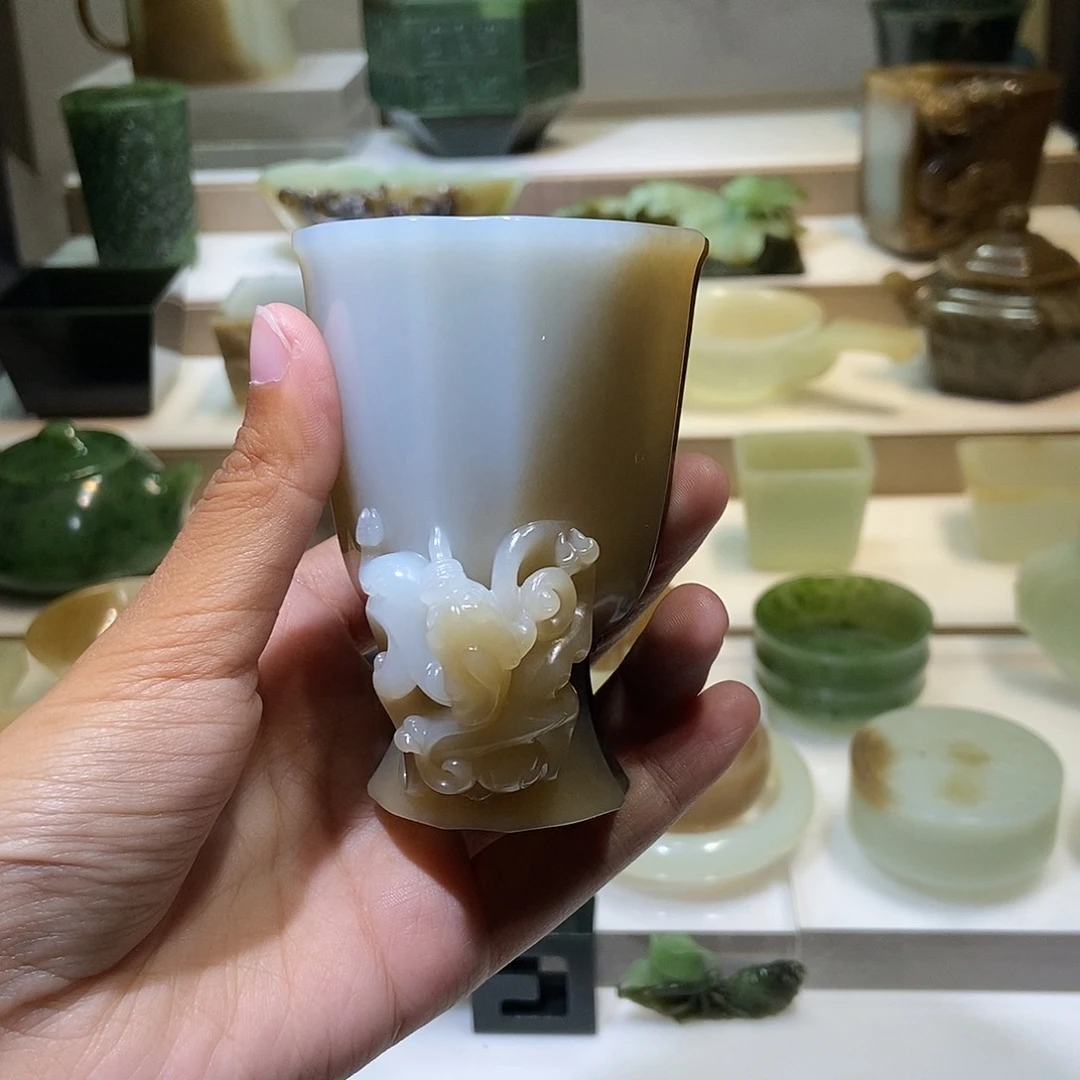 开***好和田玉未镶嵌挂件三色螭龙杯