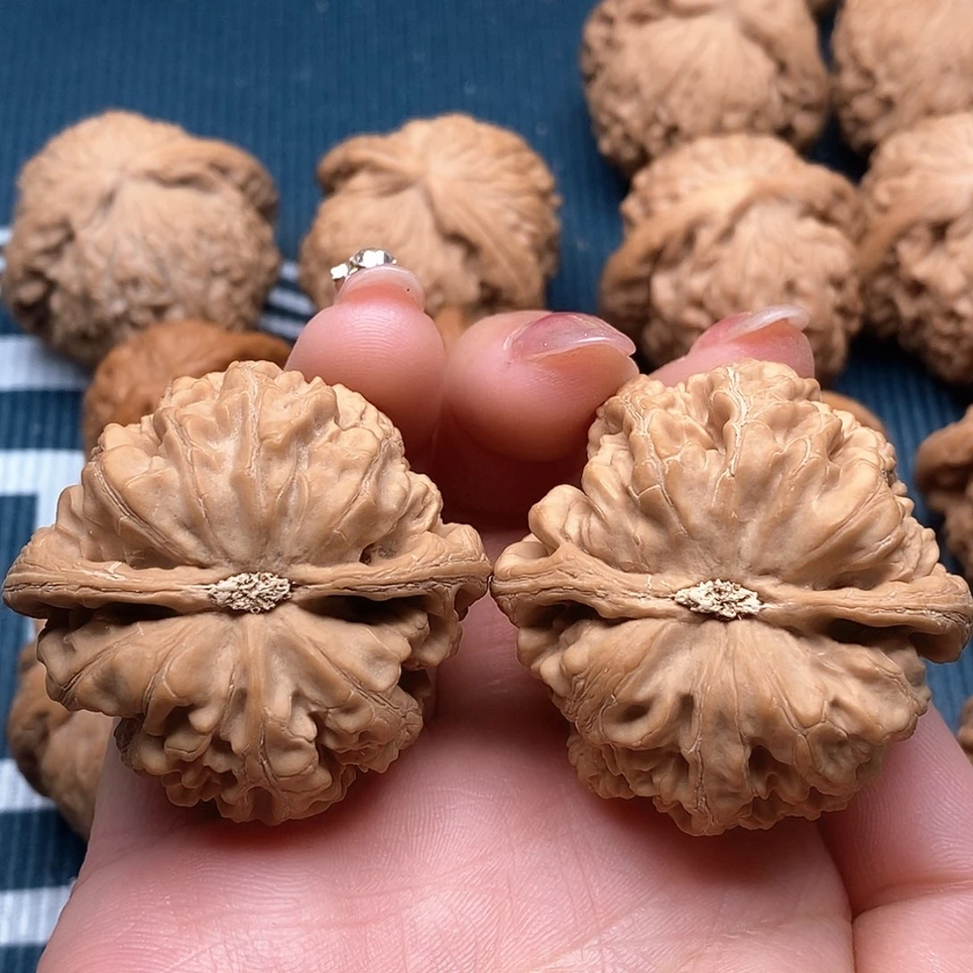 文玩核桃吊坠佛*粗筋