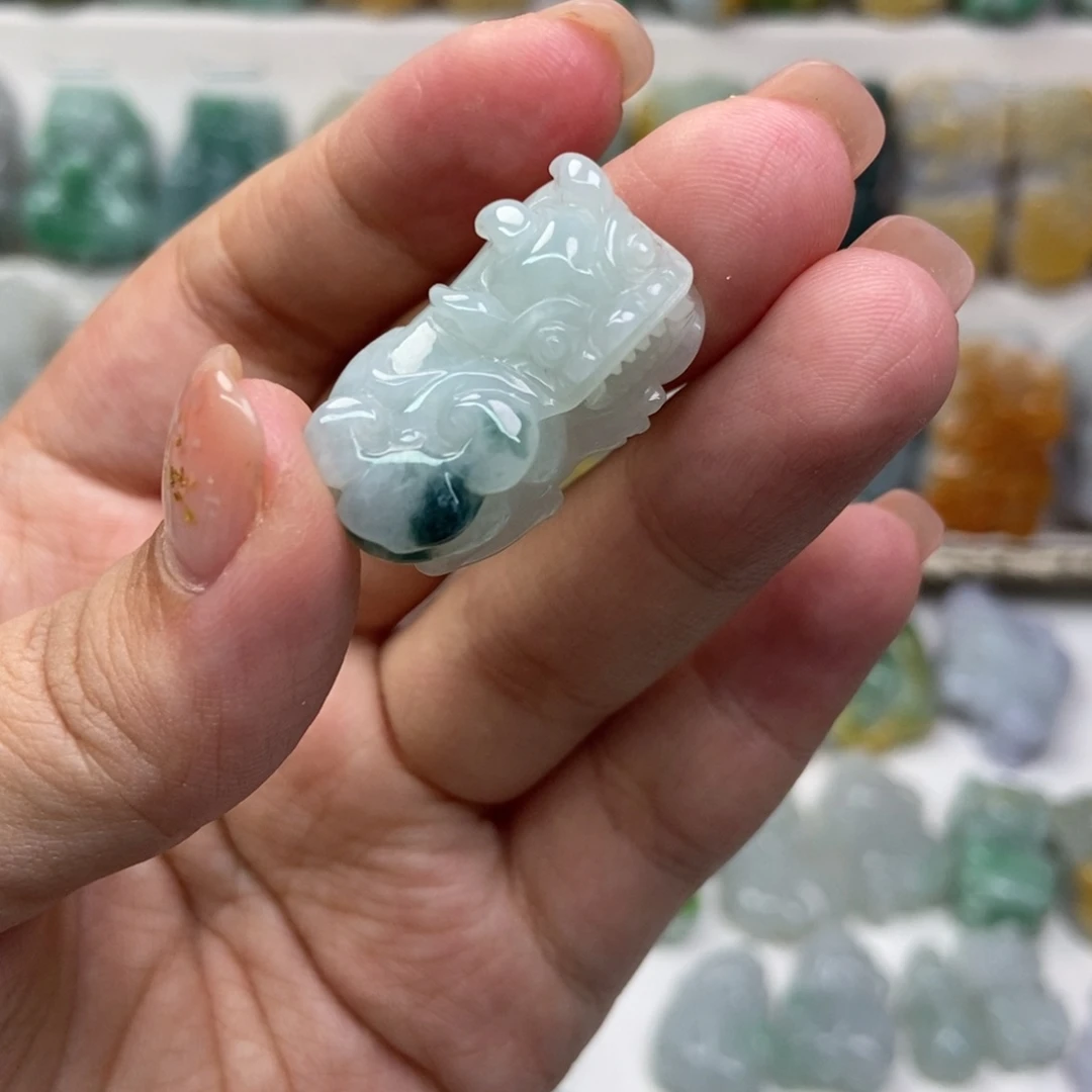 吊坠(赠链)未镶嵌翡翠