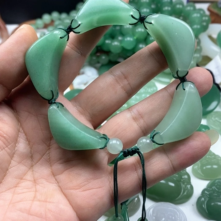 未镶嵌东陵石颈饰