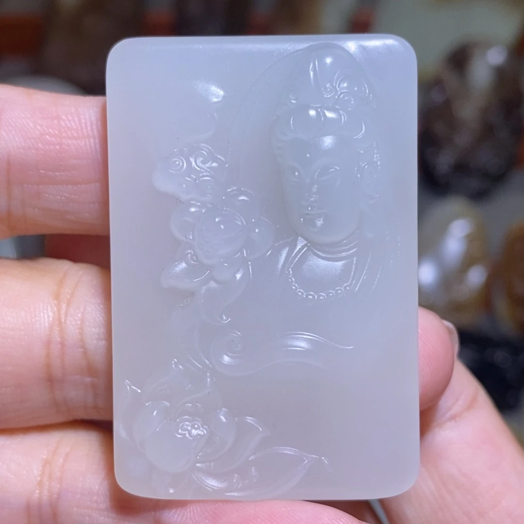 颈饰未镶嵌和田玉（白玉）