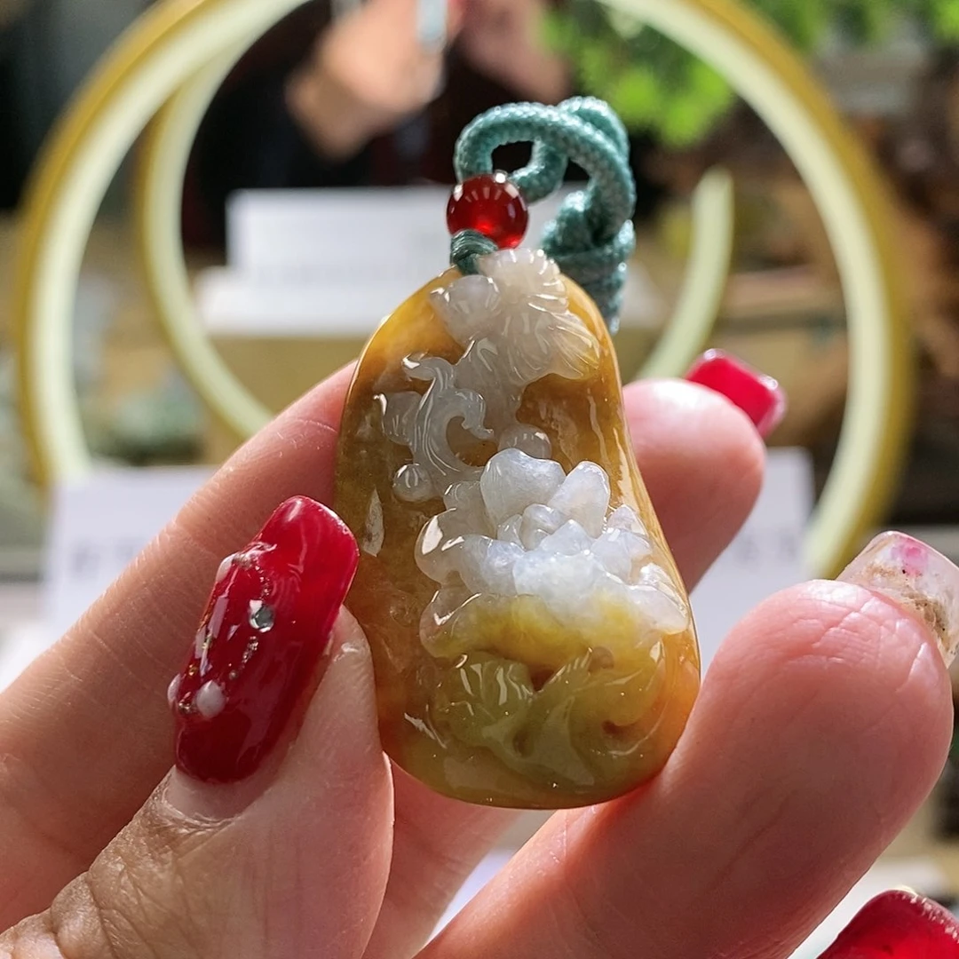 【闪购商品】翡翠颈饰未镶嵌花